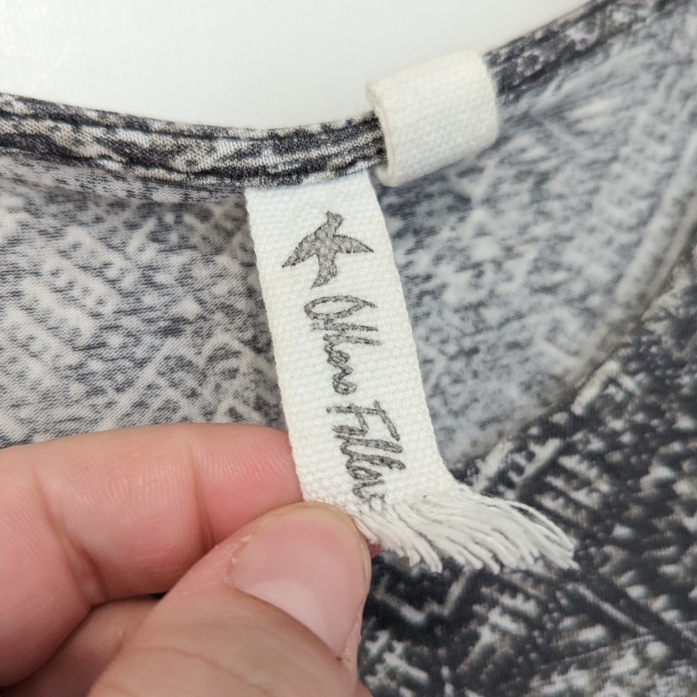 Others Follow Patterned Top - Picture 5 of 7